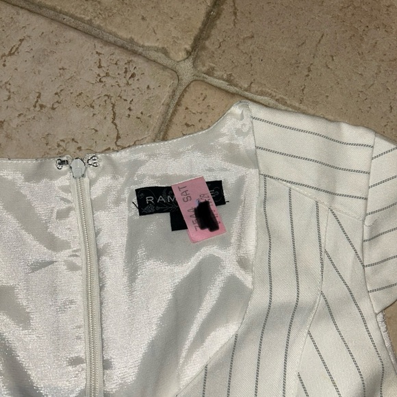 Perfect dress - Picture 5 of 6